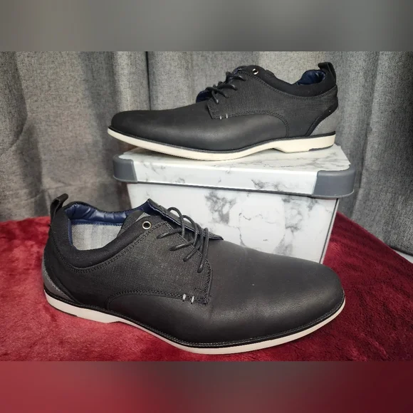 Steve Madden Men's Shoes - Picture 2 of 5